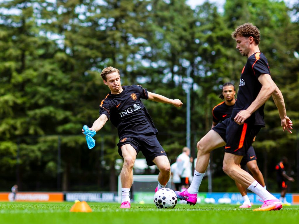 Frenkie de Jong in action for the Netherlands ahead of the Japan World Cup match